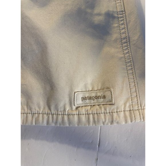 Patagonia Women's Funhoggers Shorts 4" NWT Size XL (Undyed Natural) #57160 - Picture 2 of 5
